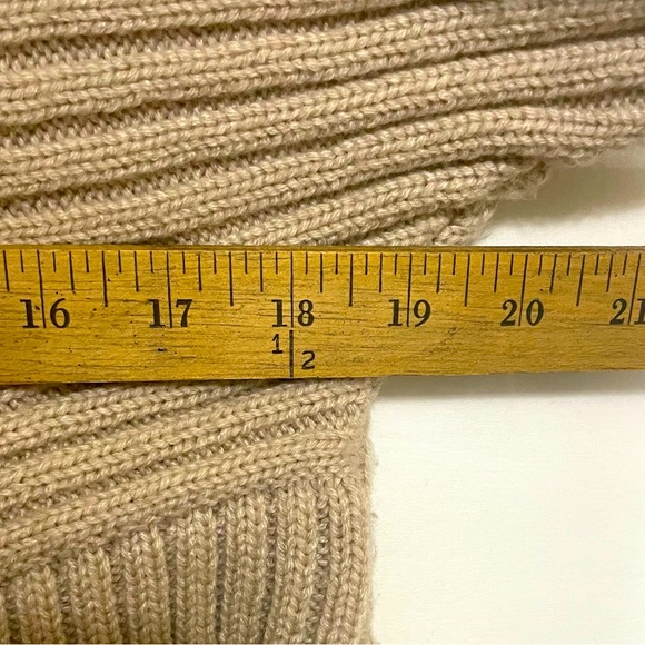 Jennifer Lopez SS Sweater Cardigan w/ Faux Fur collar Size Small - Picture 8 of 9